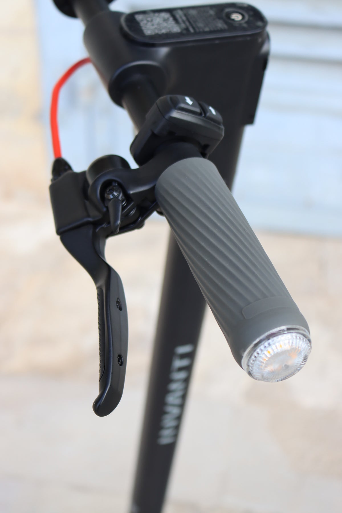 Trottinette électrique INVANTI ES09 350W 36V7.5AH